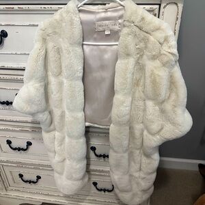 Donna Salyers Fabulous Furs Shawl